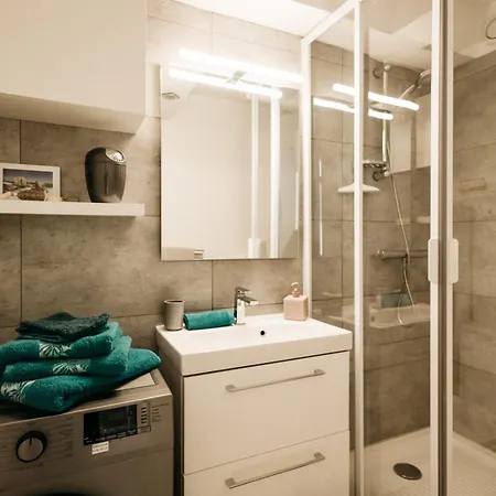 Apartment Cosy T1, A 10 Minutes A Pieds Des Plages Frejus