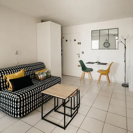 Cosy T1, A 10 Minutes A Pieds Des Plages Fréjus