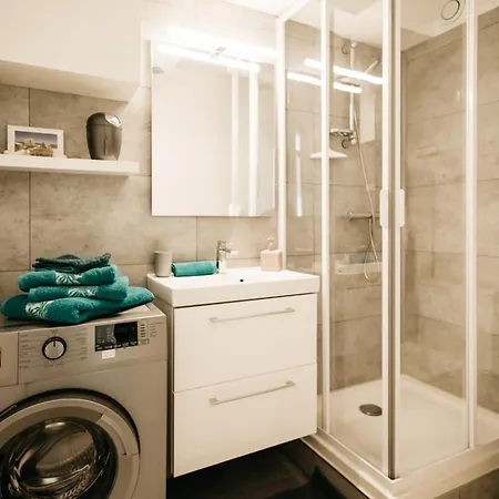 Appartement Cosy T1, A 10 Minutes A Pieds Des Plages Fréjus